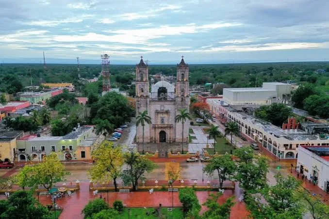 Aerial view of Valladolid plaza and the cathedral
